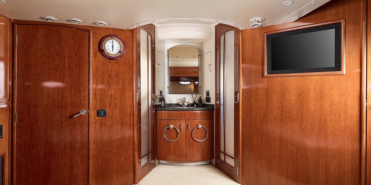 Аренда яхты Carver 60 Mila в Санкт-Петербурге